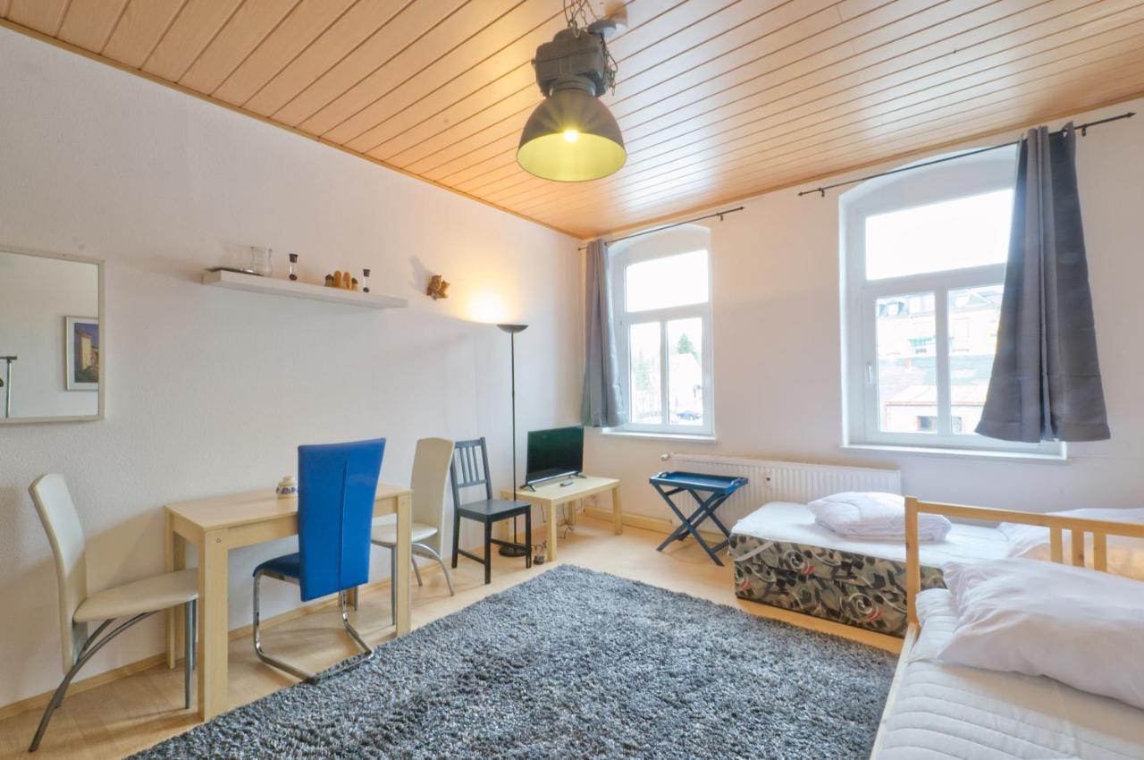 Ferienwohnung Am Busbahnhof Аннаберг-Бухгольц Екстер'єр фото